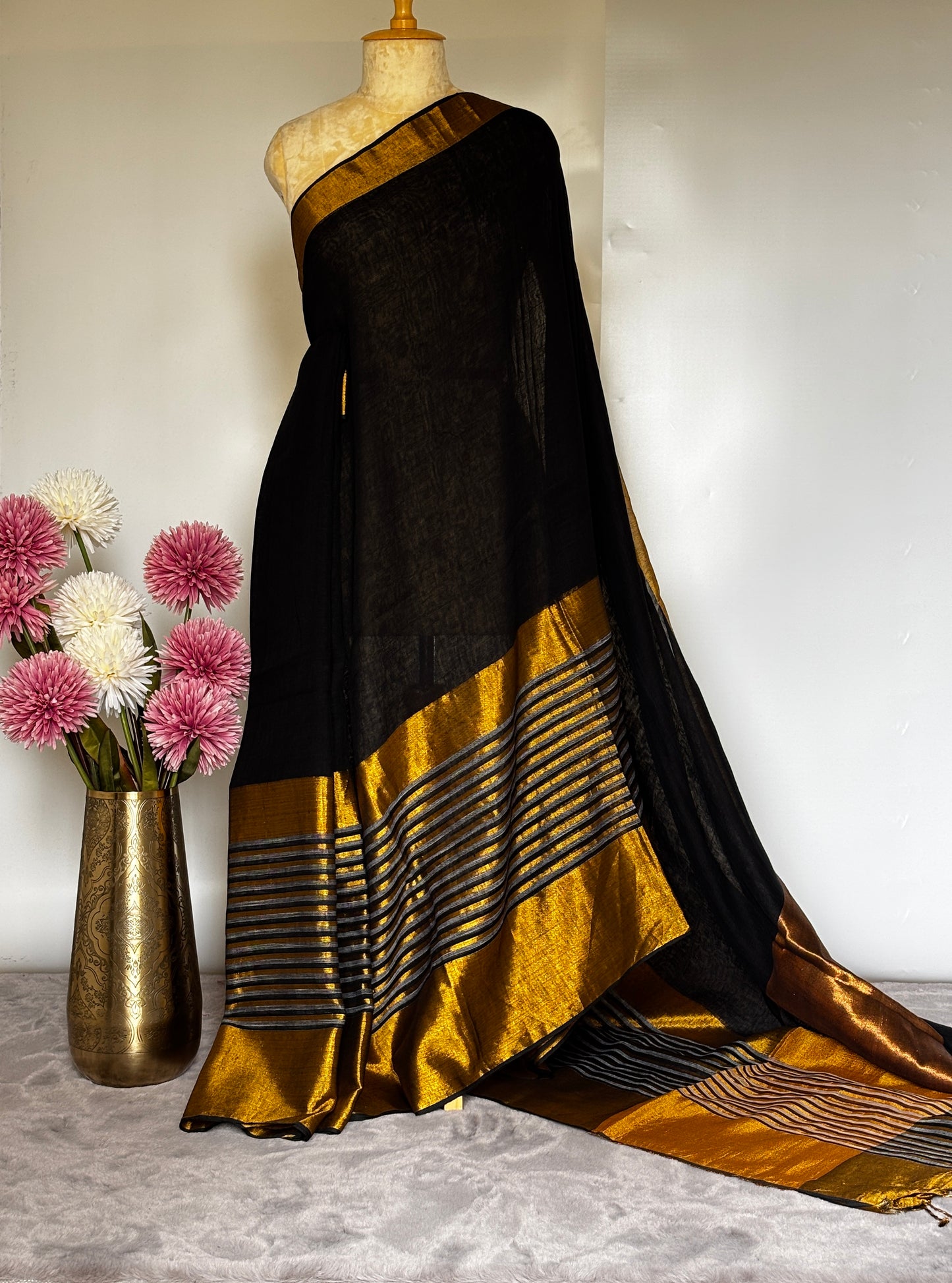 Black Striped Mahapaar Linen Saree