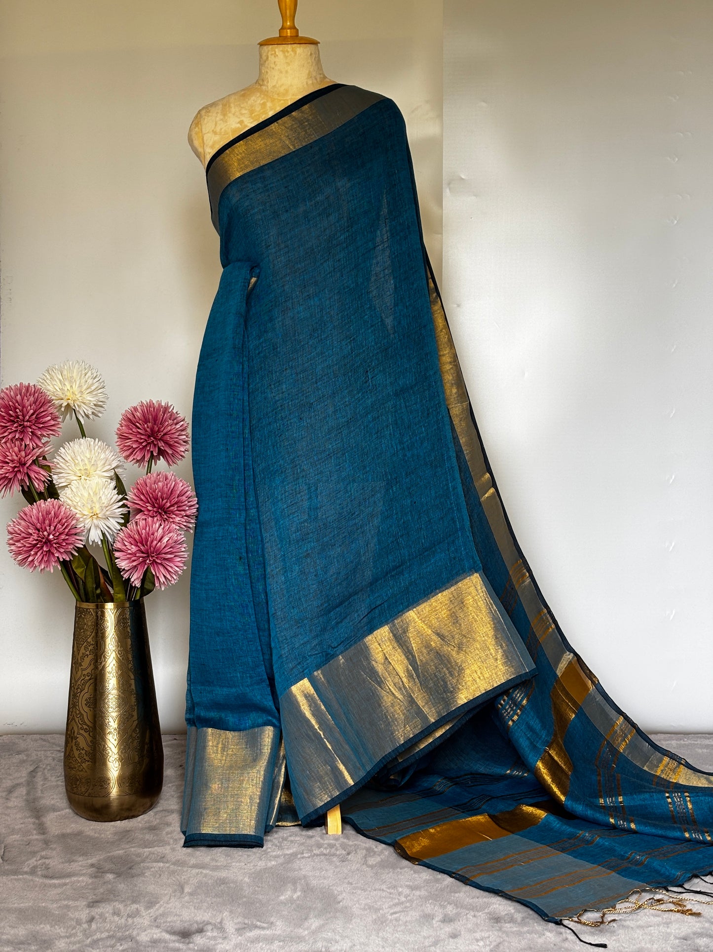 Blue Mahapar Linen Saree