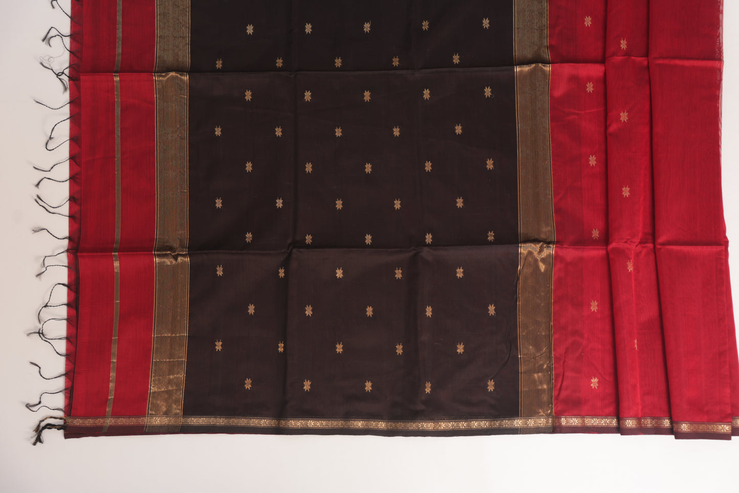 Red and Black Maheshwari Silk Cotton Saree