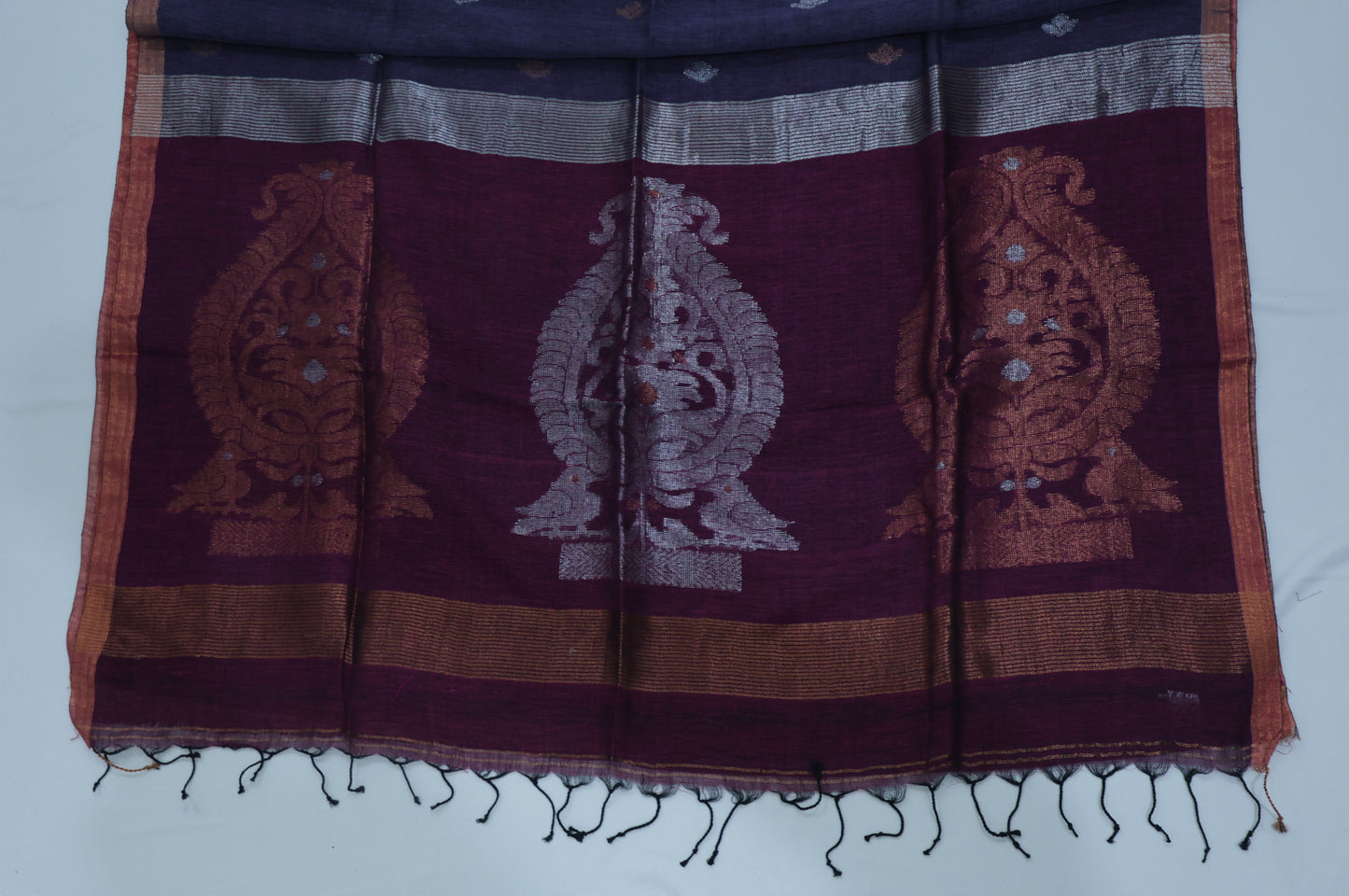 Grey and Magenta Linen Saree