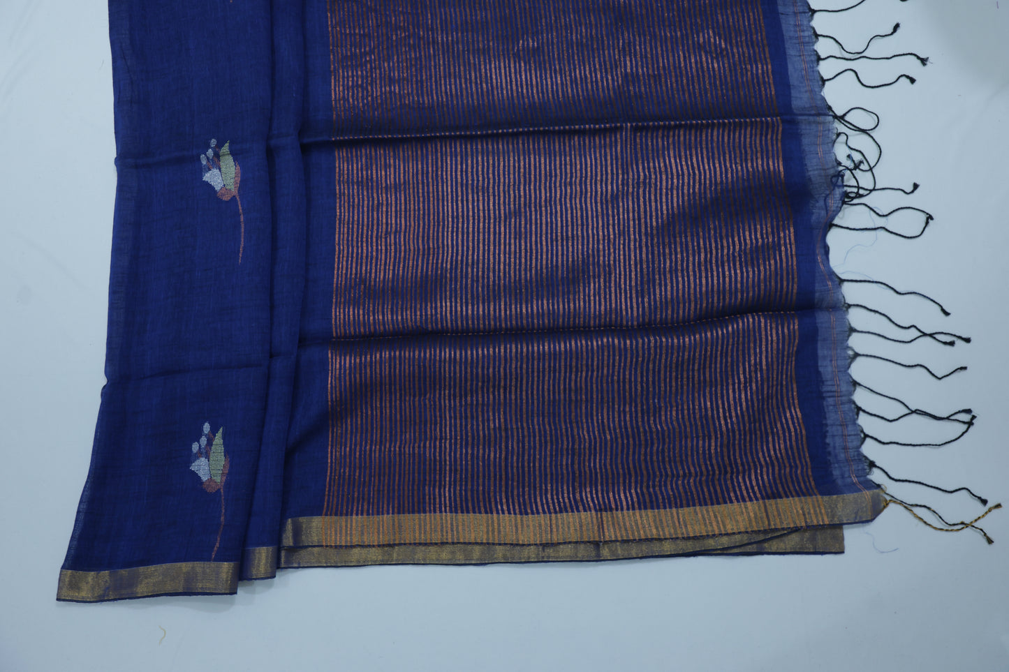 Tulip Linen Saree- Blue